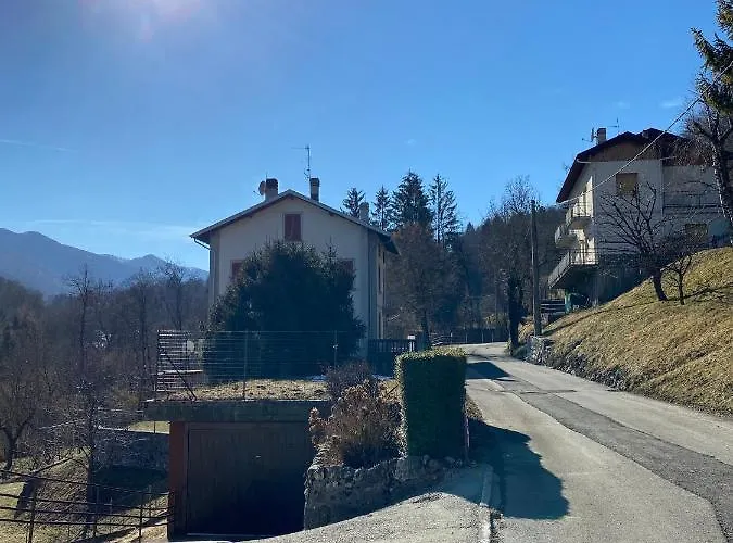 Alta Valle Intelvi La Marinella * Lanzo dʼIntelvi